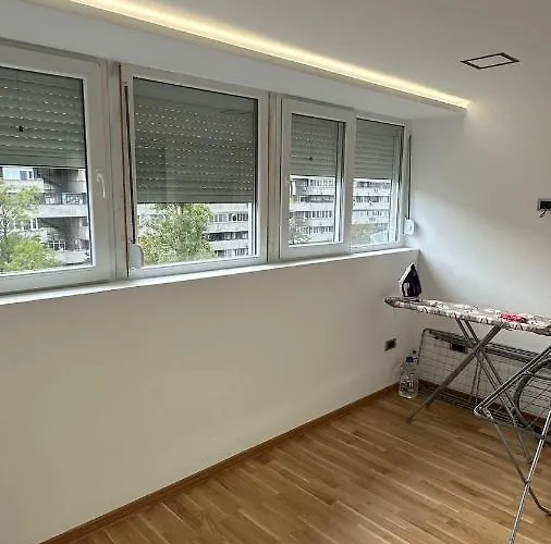 アパート Arena-usce