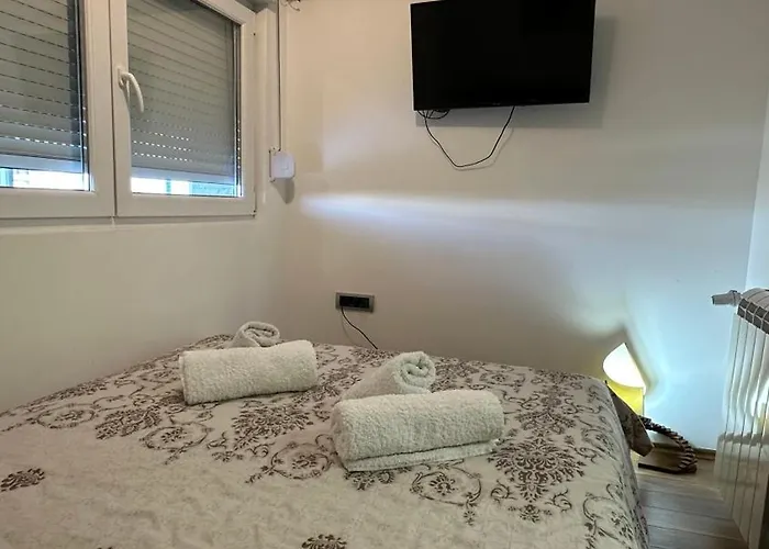 アパート Arena-usce *